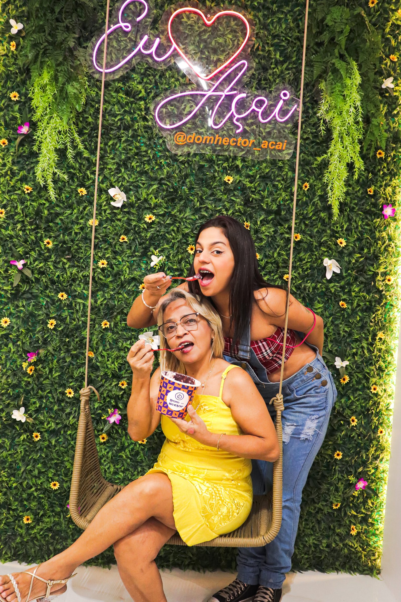 {"ARInfo":{"IsUseAR":false},"Version":"1.0.0","MakeupInfo":{"IsUseMakeup":false},"FaceliftInfo":{"IsChangeEyeLift":false,"IsChangeFacelift":false,"IsChangePostureLift":false,"IsChangeNose":false,"IsChangeFaceChin":false,"IsChangeMouth":false,"IsChangeThinFace":false},"BeautyInfo":{"SwitchMedicatedAcne":false,"IsAIBeauty":false,"IsBrightEyes":false,"IsSharpen":false,"IsOldBeauty":false,"IsReduceBlackEyes":false},"HandlerInfo":{"AppName":2},"FilterInfo":{"IsUseFilter":false}}